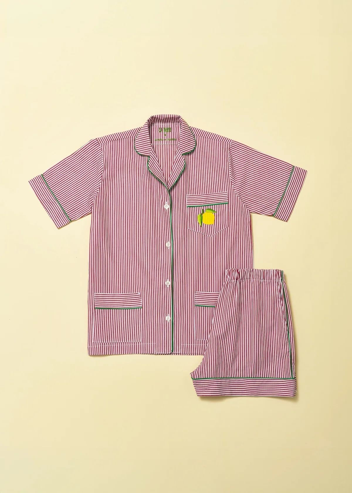 Acqua di Parma X La Veste 3 Acqua di Parma et La Veste dévoilent une collection capsule de pyjamas qui réinvente l'élégance estivale masculine