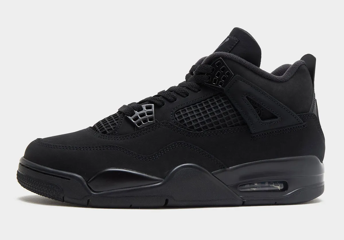 Air Jordan 4 Black Cat Officielles images 1 Air Jordan 4 “Black Cat”, les images officielles dévoilées