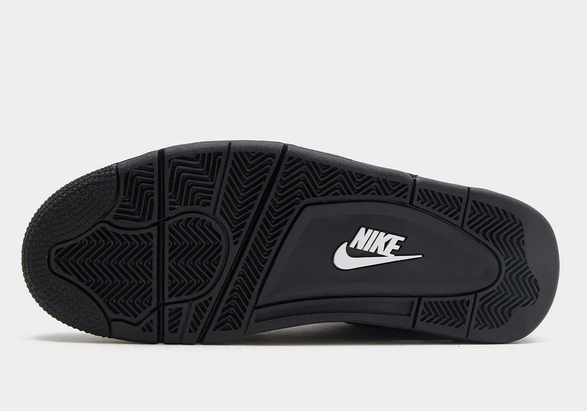 Air Jordan 4 Black Cat Officielles images 2 Air Jordan 4 “Black Cat”, les images officielles dévoilées