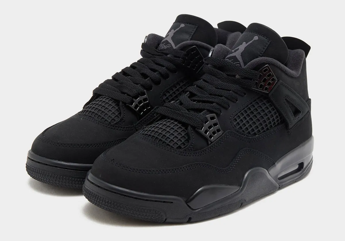 Air Jordan 4 Black Cat Officielles images 3 Air Jordan 4 “Black Cat”, les images officielles dévoilées