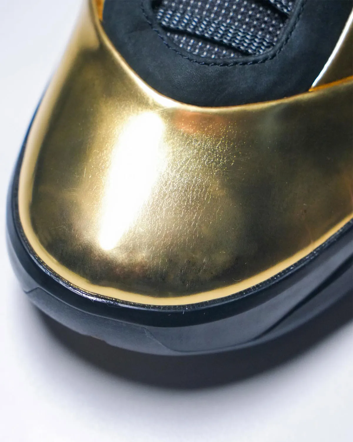 Air Jordan 40 Dongdan 12 La Air Jordan 40 « Dongdan » devient le Graal des collectionneurs, avec seulement six paires dans le monde