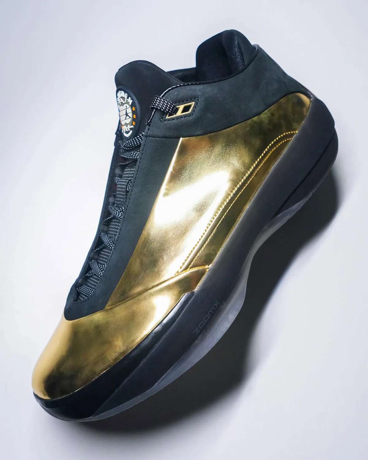 Air Jordan 40 Dongdan 2 La Air Jordan 40 « Dongdan » devient le Graal des collectionneurs, avec seulement six paires dans le monde
