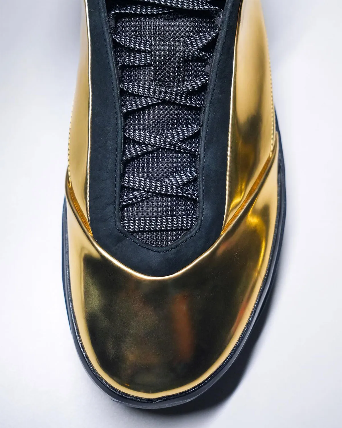 Air Jordan 40 Dongdan 6 La Air Jordan 40 « Dongdan » devient le Graal des collectionneurs, avec seulement six paires dans le monde