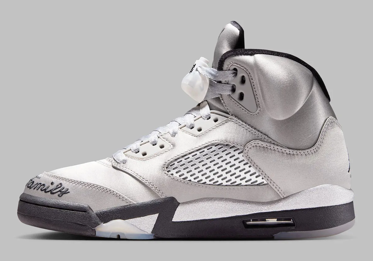 Air Jordan 5 Wings 1 La Air Jordan 5 « Wings » rend hommage au programme philanthropique de Michael Jordan