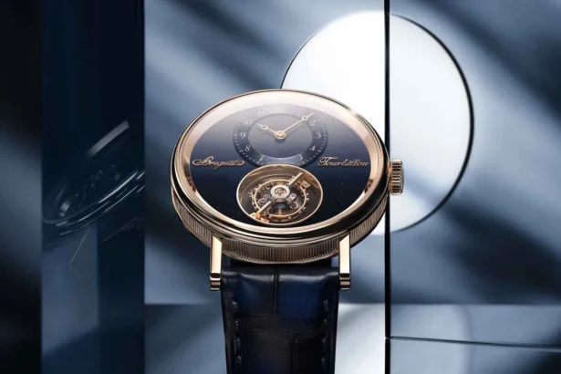 La Breguet Classique Tourbillon Sidéral 7255 marque un tournant historique avec son premier tourbillon volant