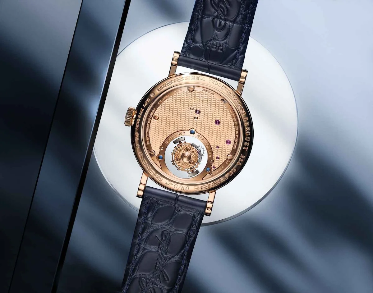 Breguet Classique Tourbillon Sideral 7255 3 La Breguet Classique Tourbillon Sidéral 7255 marque un tournant historique avec son premier tourbillon volant