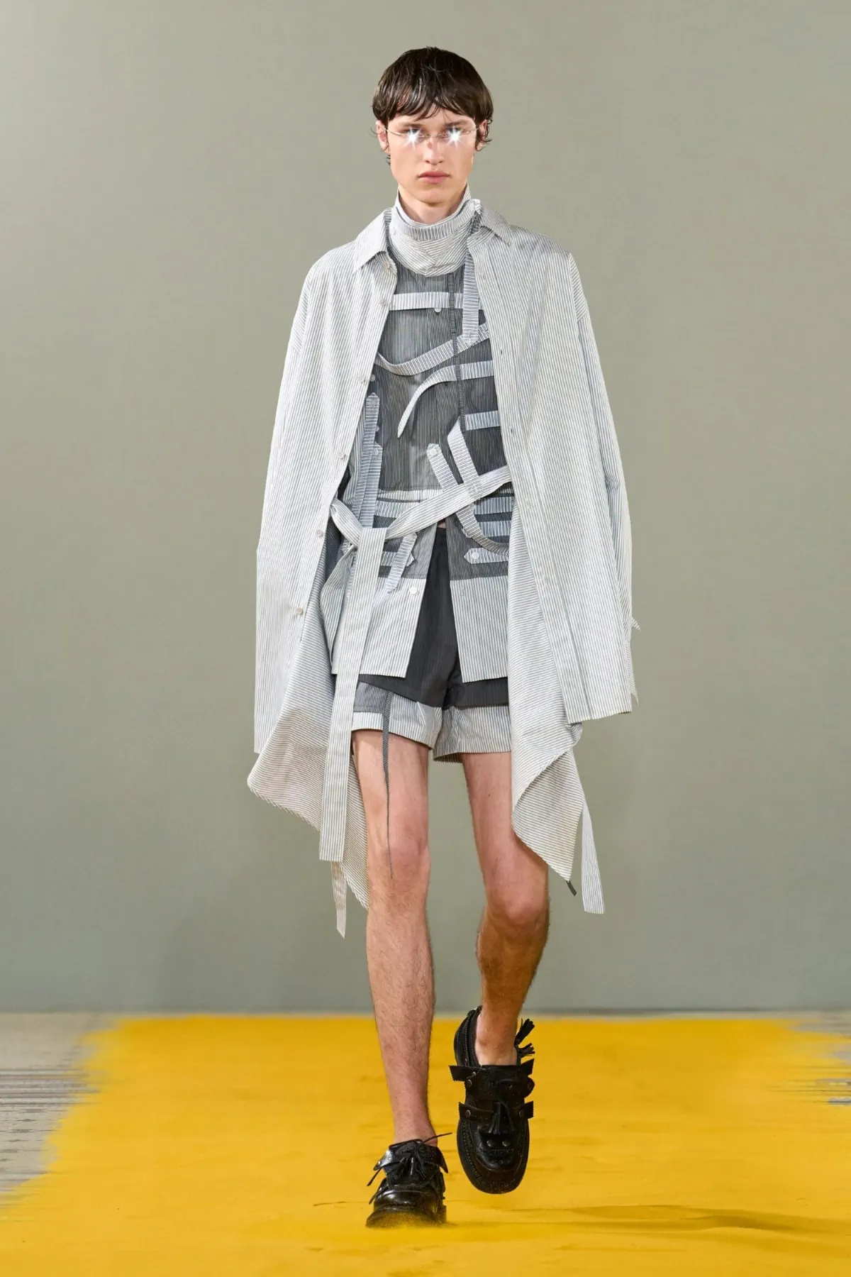 Craig Green Spring Summer 2026 Paris Fashion Week 2 La collection printemps 2026 de Craig Green revisite l'univers psychédélique des Beatles avec une touche contemporaine