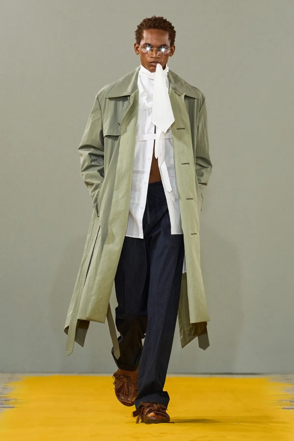 Craig Green Spring Summer 2026 Paris Fashion Week 3 La collection printemps 2026 de Craig Green revisite l'univers psychédélique des Beatles avec une touche contemporaine