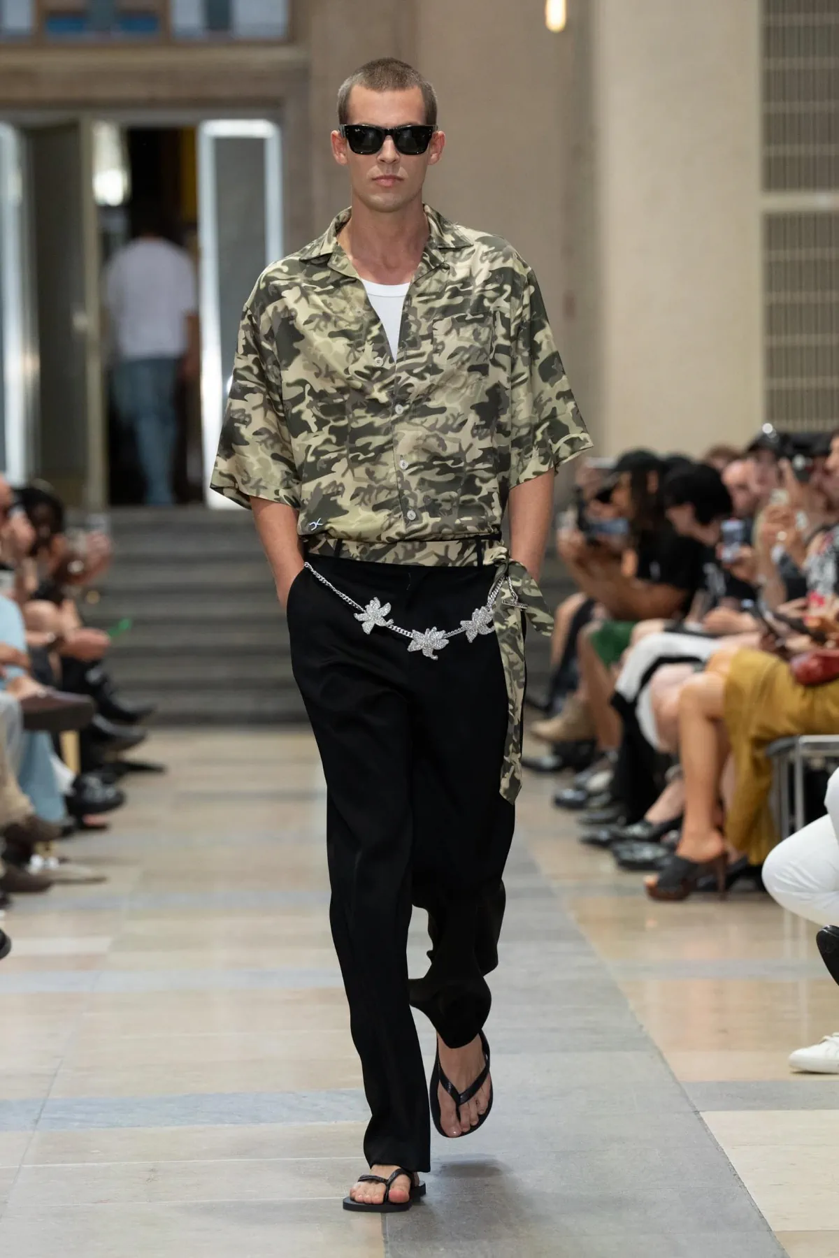 Printemps 2026 : David Koma révèle une masculinité fragmentée