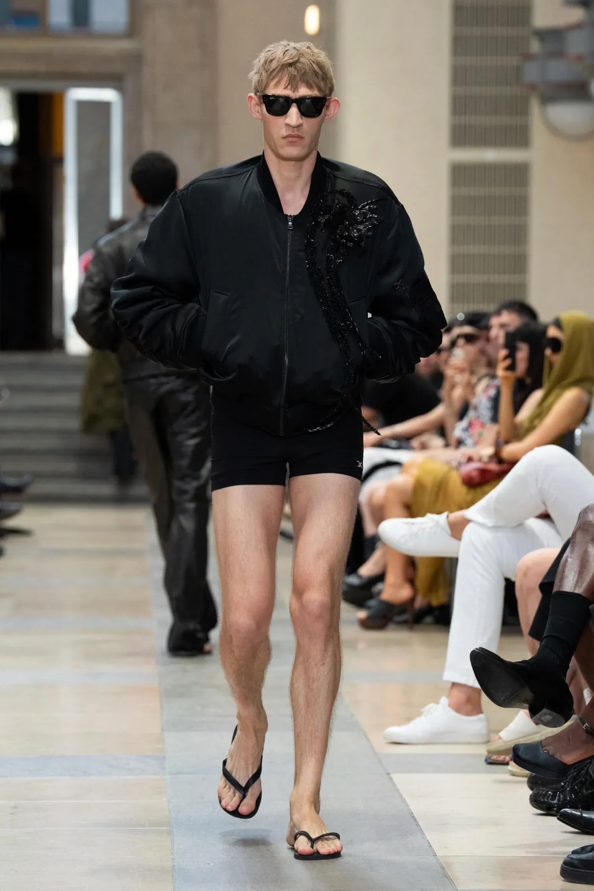 Printemps 2026 : David Koma révèle une masculinité fragmentée