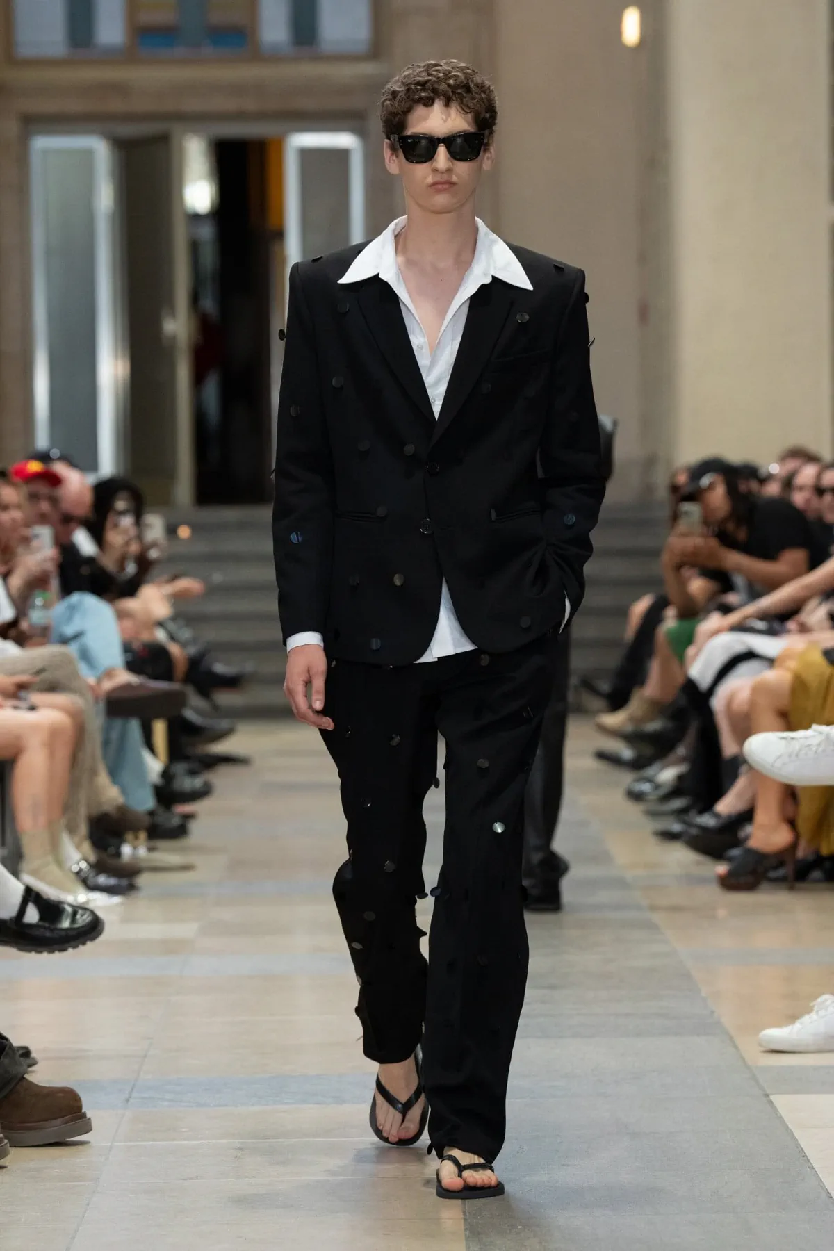 Printemps 2026 : David Koma révèle une masculinité fragmentée