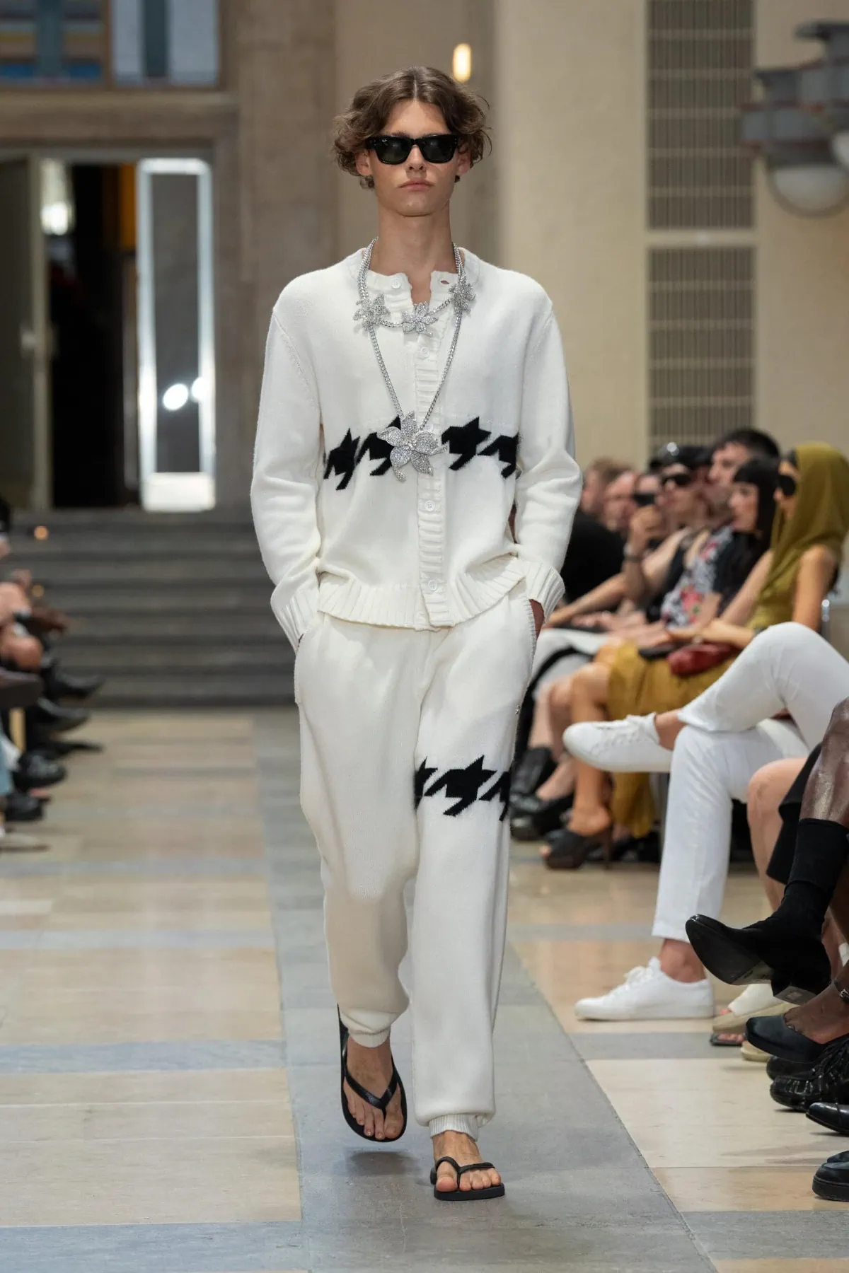 Printemps 2026 : David Koma révèle une masculinité fragmentée