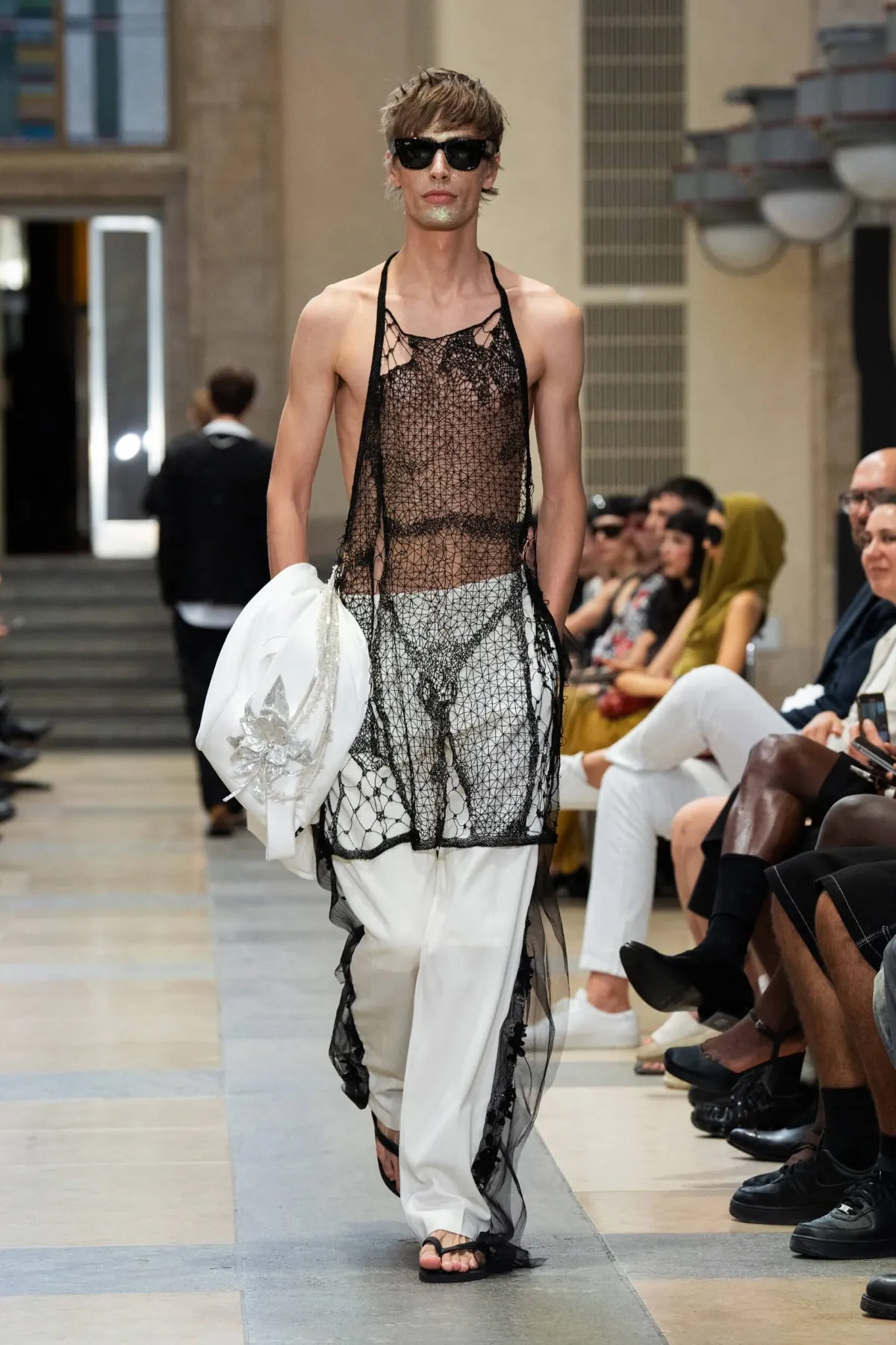 Printemps 2026 : David Koma révèle une masculinité fragmentée