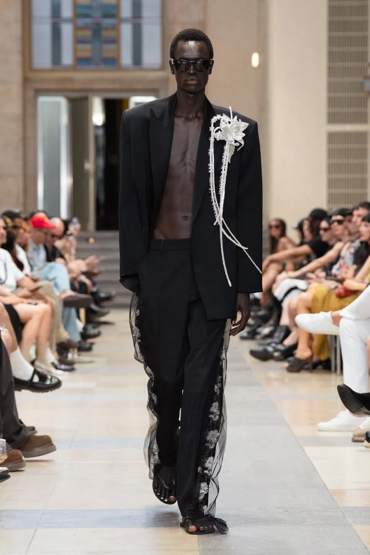 Printemps 2026 : David Koma révèle une masculinité fragmentée