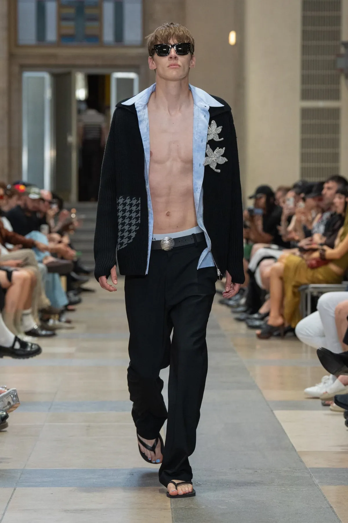 Printemps 2026 : David Koma révèle une masculinité fragmentée