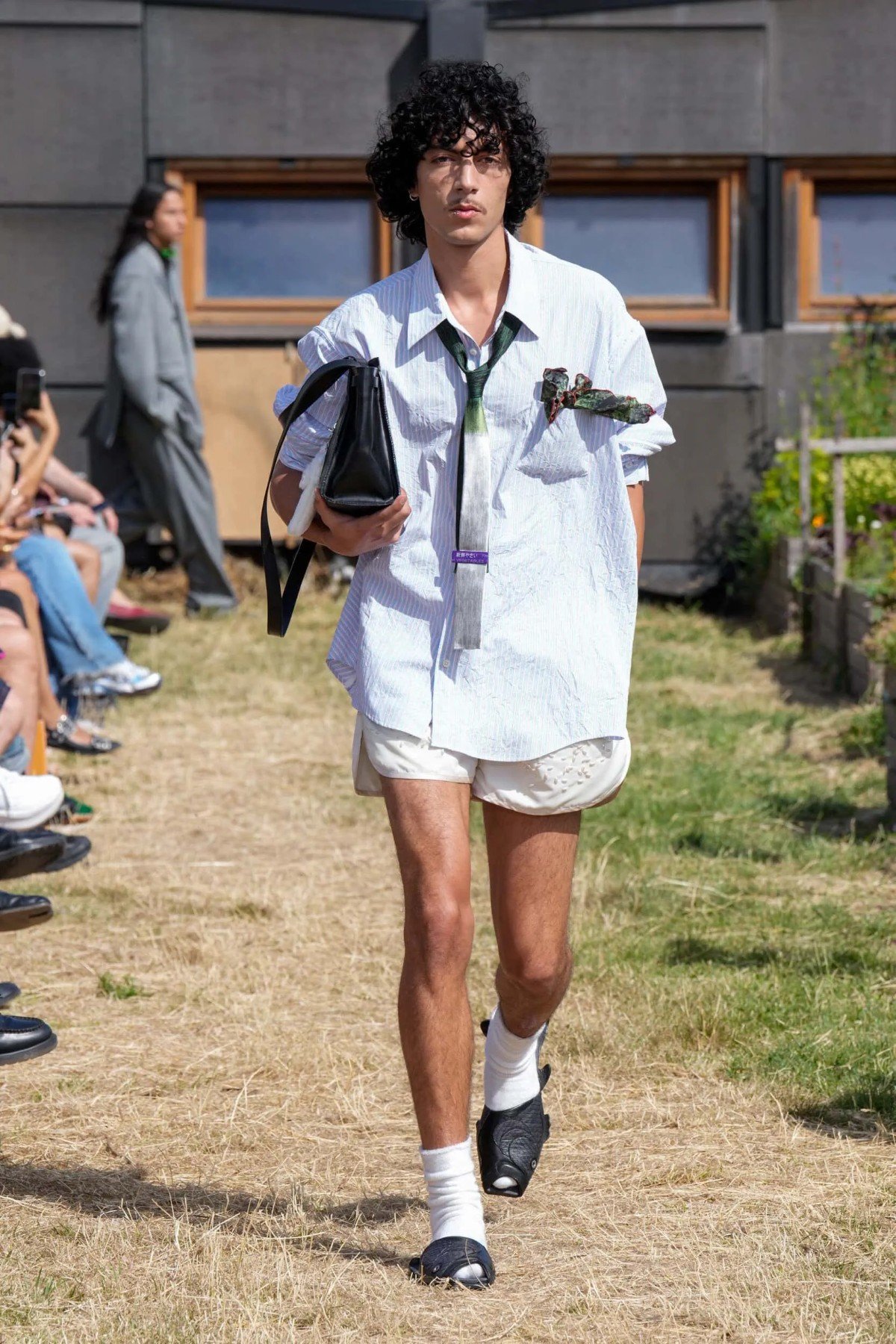 Doublet cultive une mode fertile et consciente pour le printemps 2026