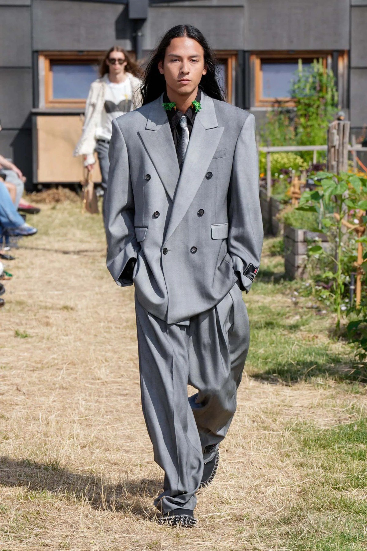 Doublet cultive une mode fertile et consciente pour le printemps 2026