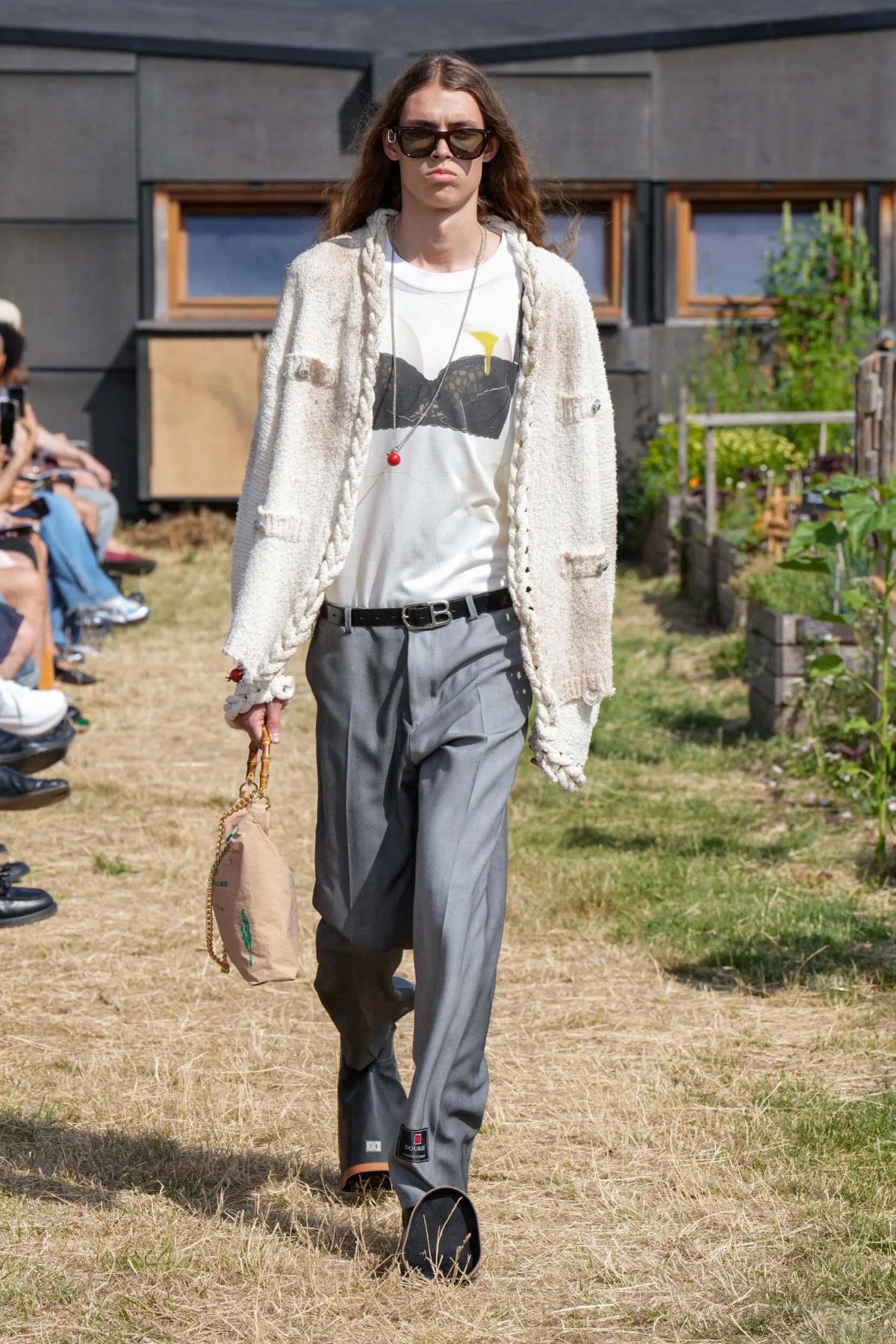 Doublet cultive une mode fertile et consciente pour le printemps 2026