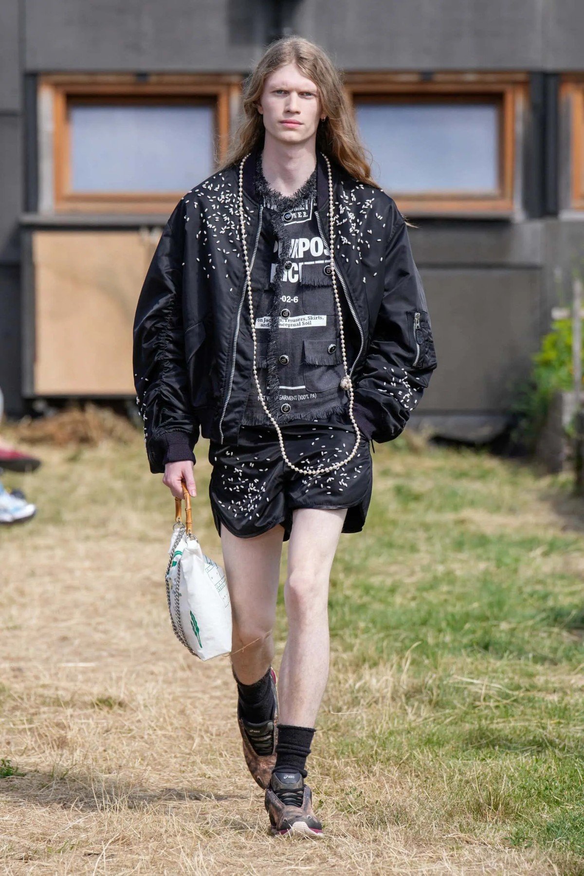 Doublet cultive une mode fertile et consciente pour le printemps 2026