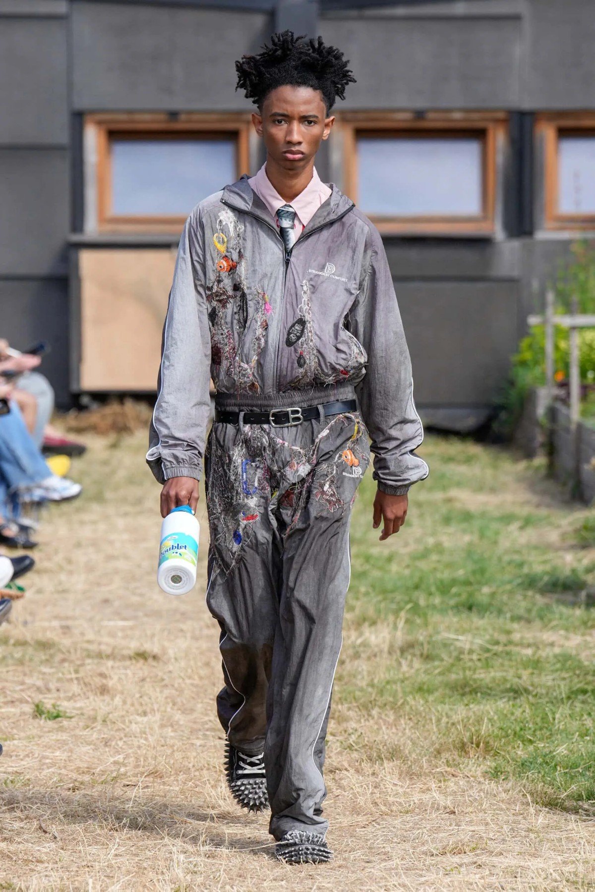 Doublet cultive une mode fertile et consciente pour le printemps 2026