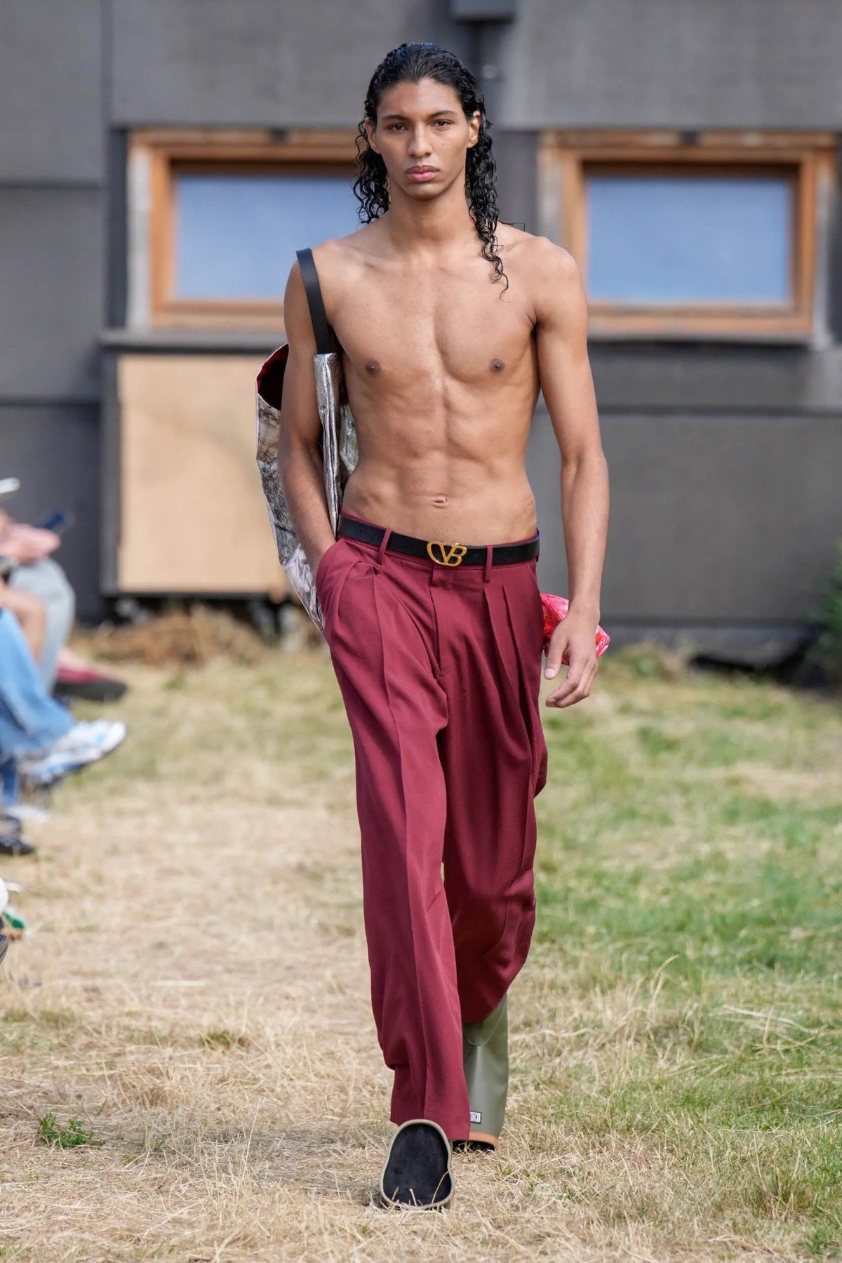 Doublet cultive une mode fertile et consciente pour le printemps 2026