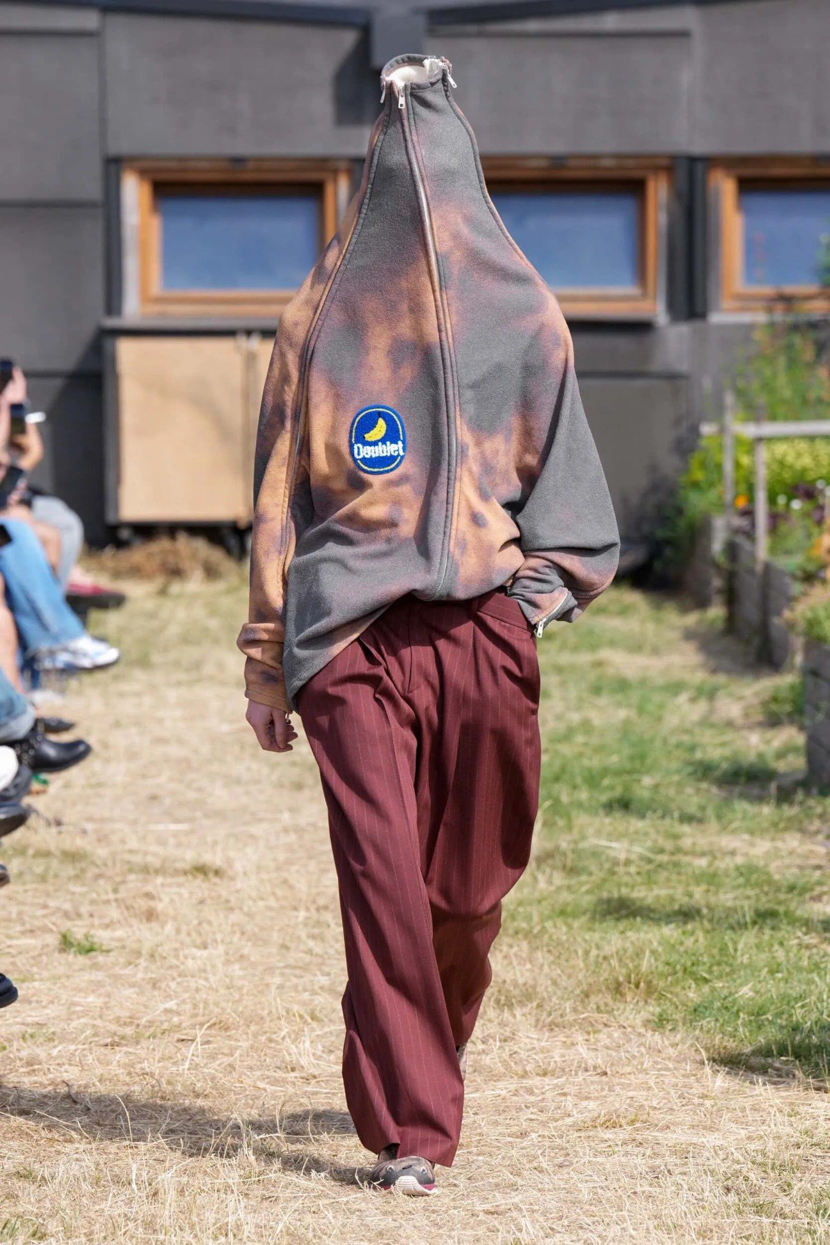 Doublet cultive une mode fertile et consciente pour le printemps 2026