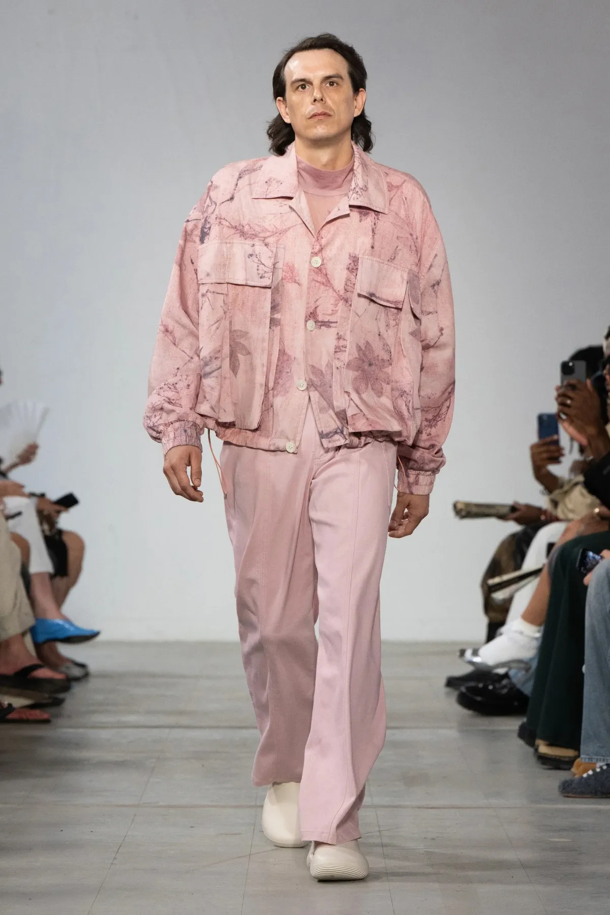 La collection printemps 2026 de Feng Chen Wang annonce une nouvelle ère romantique pour la marque