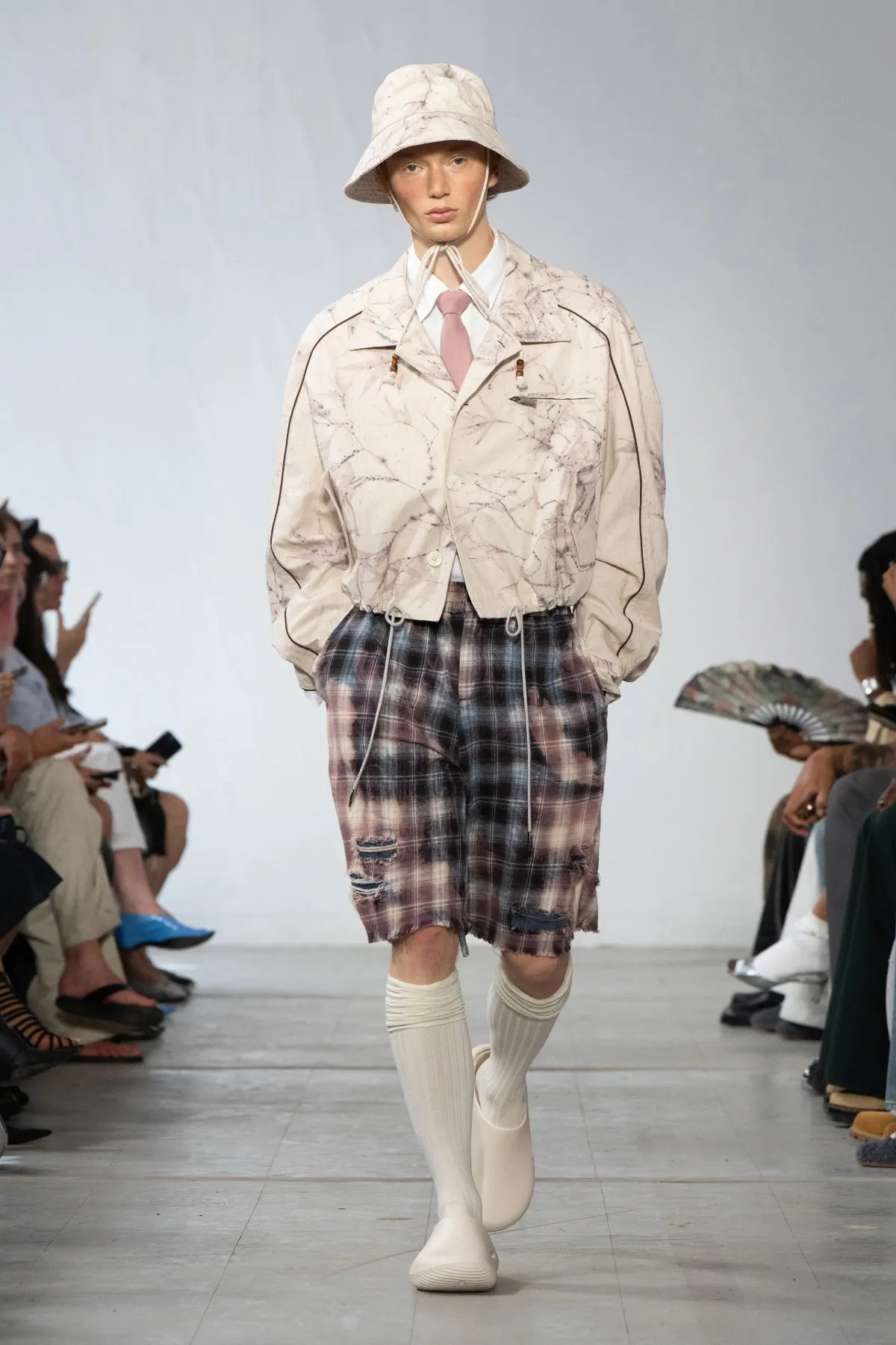 La collection printemps 2026 de Feng Chen Wang annonce une nouvelle ère romantique pour la marque