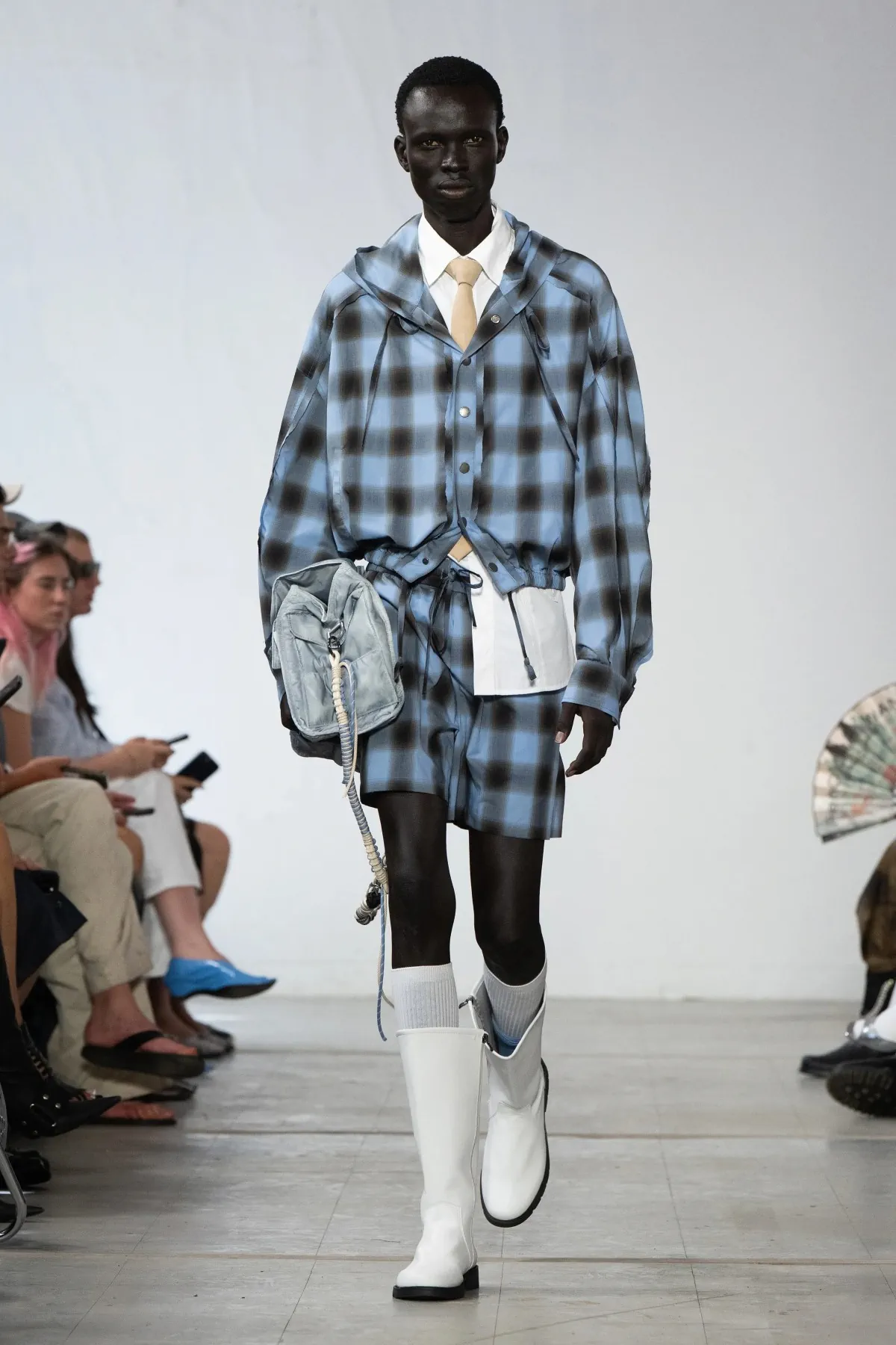 Feng Chen Wang Spring Summer 2026 Paris Fashion Week 4 La collection printemps 2026 de Feng Chen Wang annonce une nouvelle ère romantique pour la marque