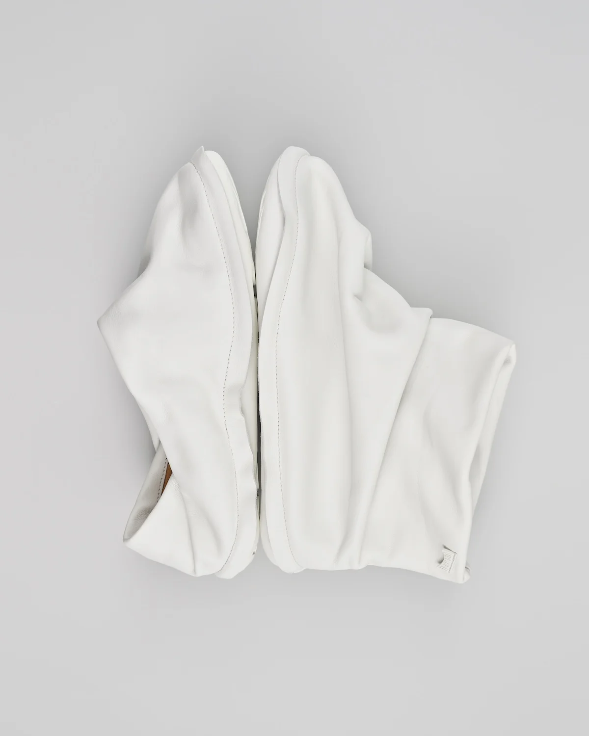 ISSEY MIYAKE x Camper Collection Peu Form 5 ISSEY MIYAKE et Camper : une approche radicale de la chaussure avec la collection Peu Form