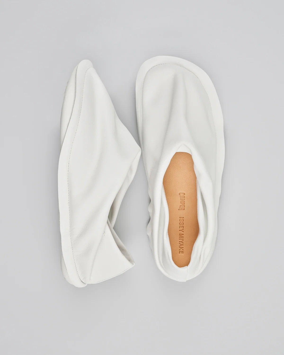 ISSEY MIYAKE x Camper Collection Peu Form 6 ISSEY MIYAKE et Camper : une approche radicale de la chaussure avec la collection Peu Form