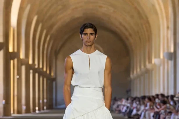 JACQUEMUS Printemps 2026 : vision renouvelée de l'élégance masculine