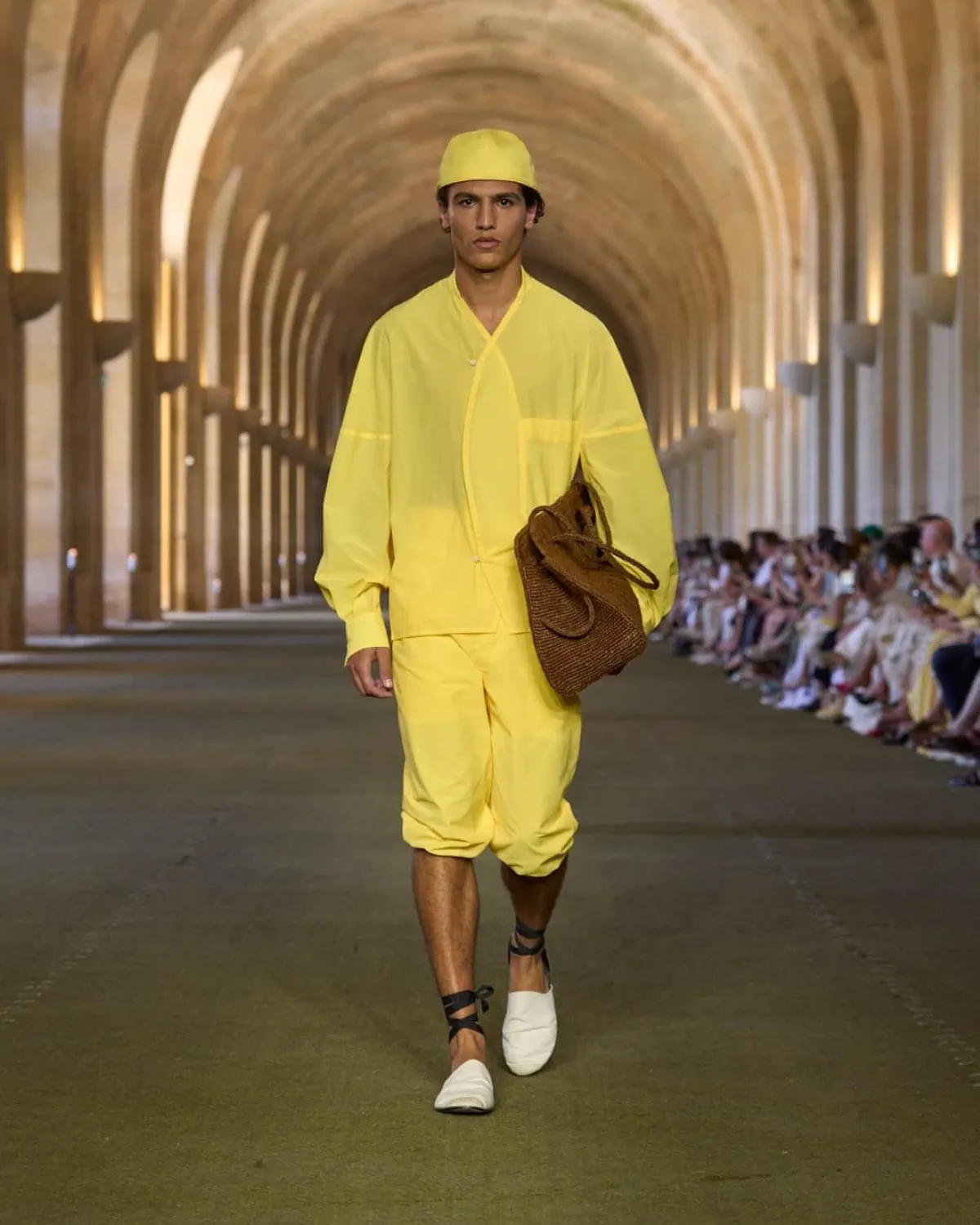 JACQUEMUS Printemps 2026 : vision renouvelée de l'élégance masculine