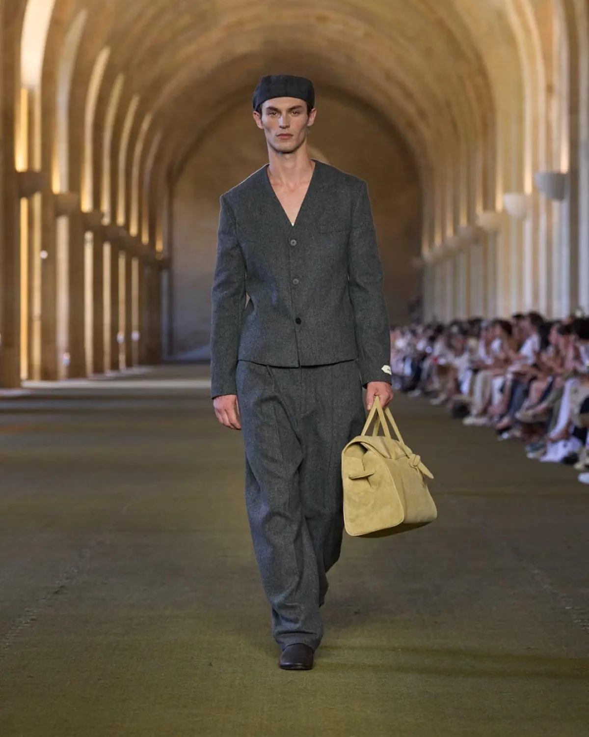 JACQUEMUS Printemps 2026 : vision renouvelée de l'élégance masculine