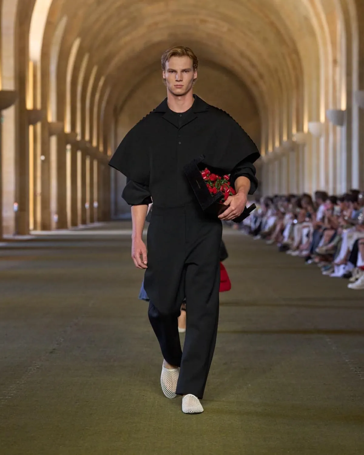 JACQUEMUS Printemps 2026 : vision renouvelée de l'élégance masculine