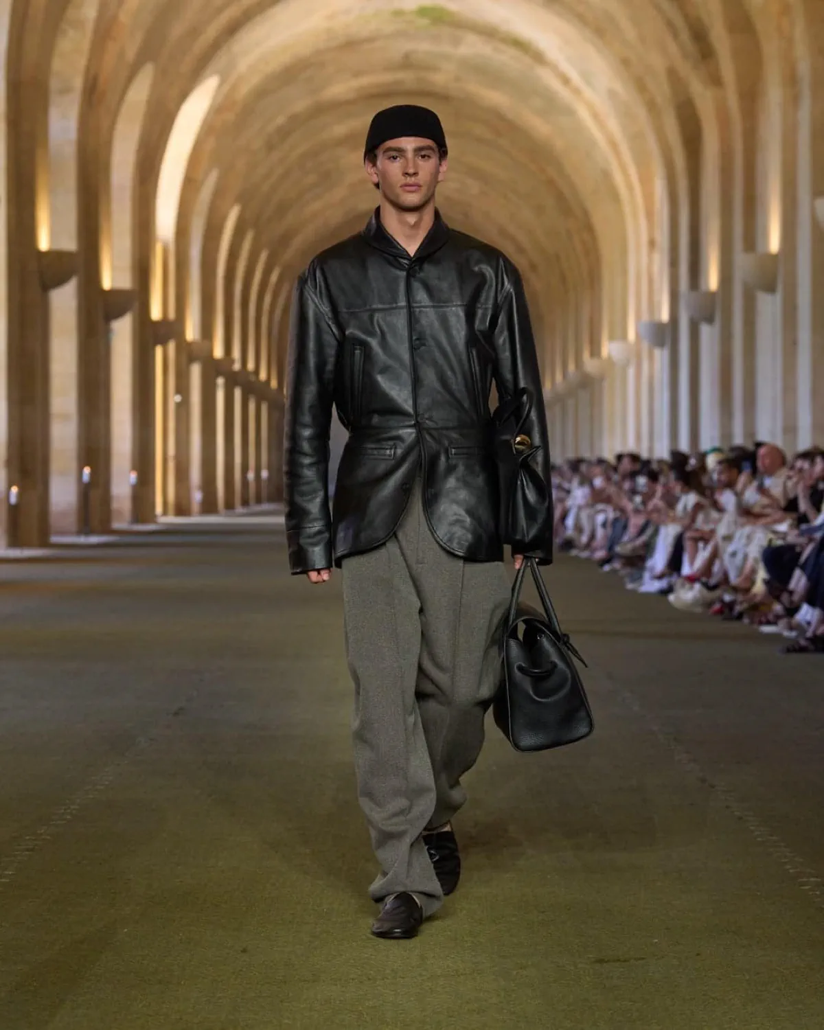 JACQUEMUS Printemps 2026 : vision renouvelée de l'élégance masculine