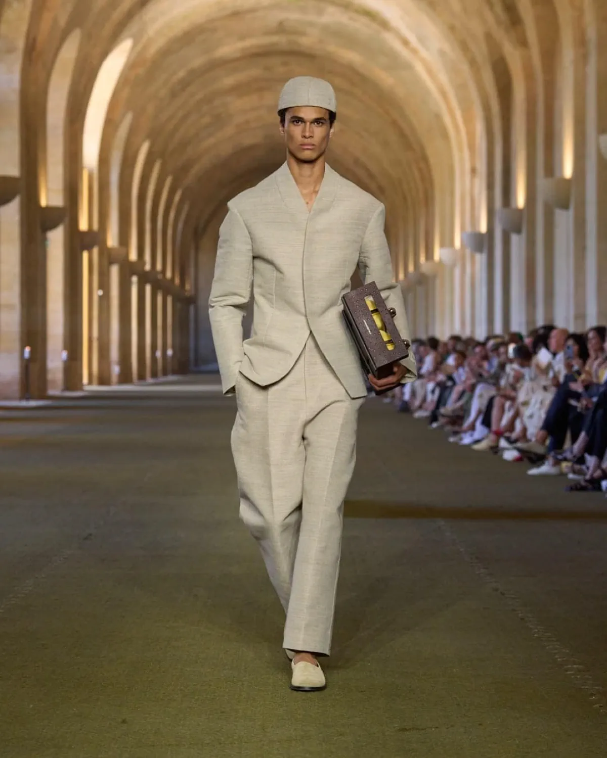 JACQUEMUS Printemps 2026 : vision renouvelée de l'élégance masculine