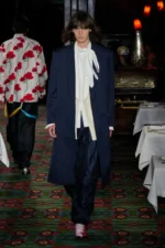 Kenzo Spring Summer 2026 Paris Fashion Week 1 La collection printemps 2026 de KENZO déconcerte chez Maxim's