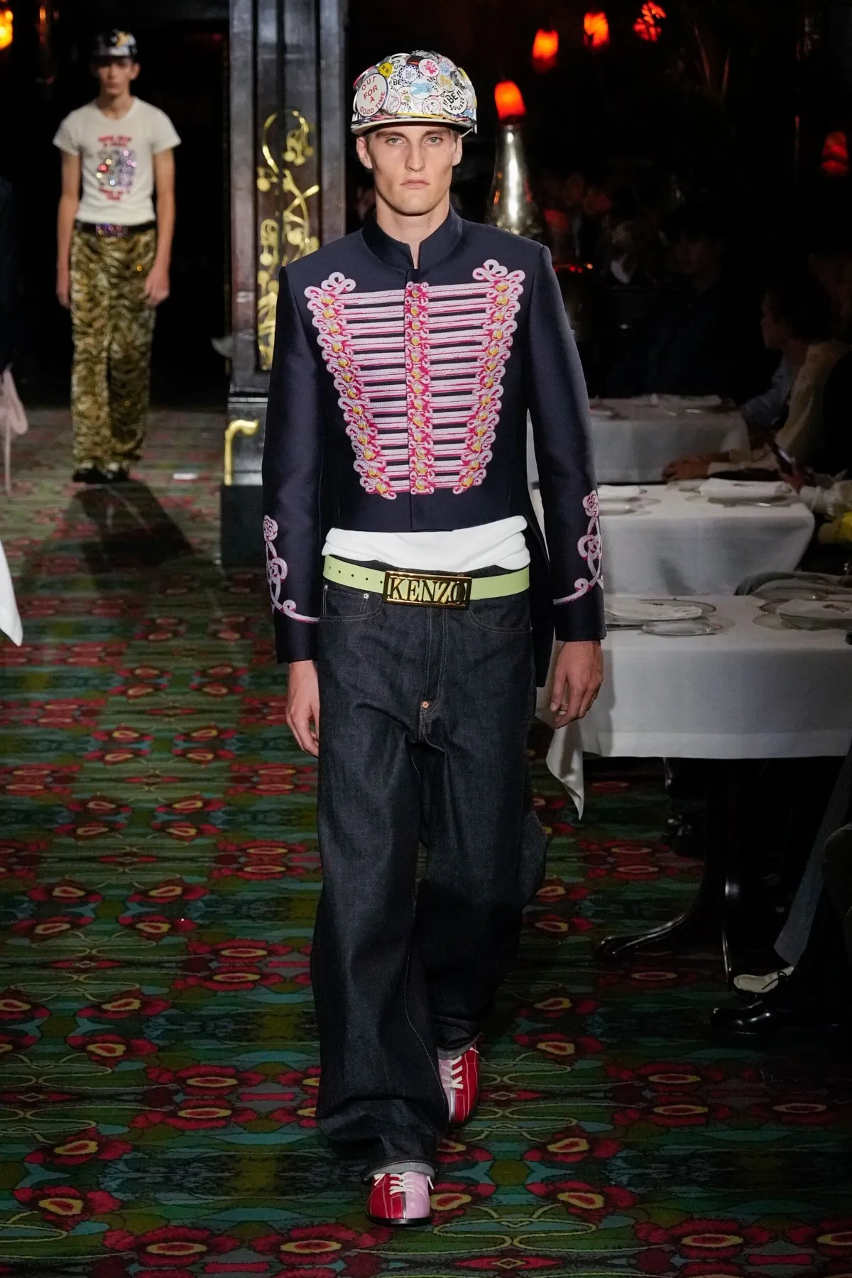 La collection printemps 2026 de KENZO déconcerte chez Maxim's