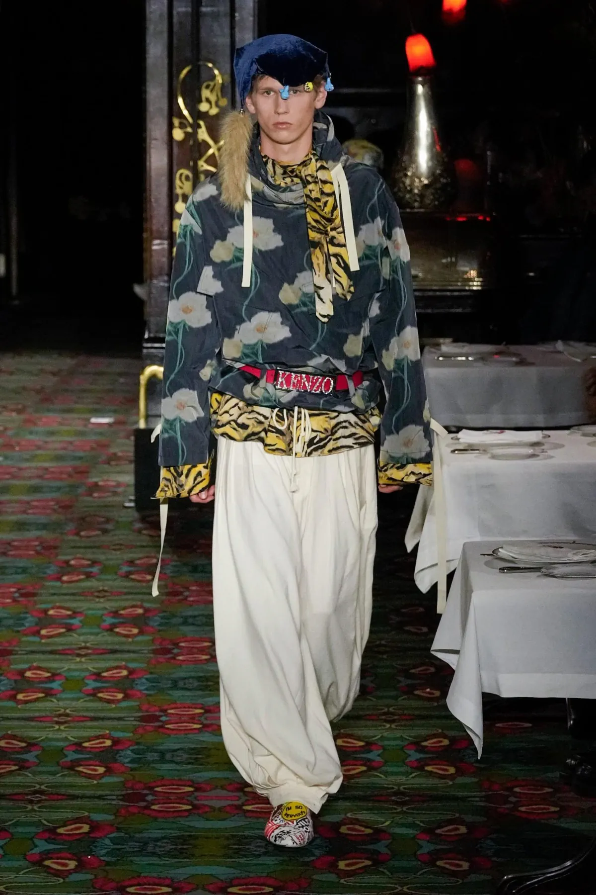 La collection printemps 2026 de KENZO déconcerte chez Maxim's