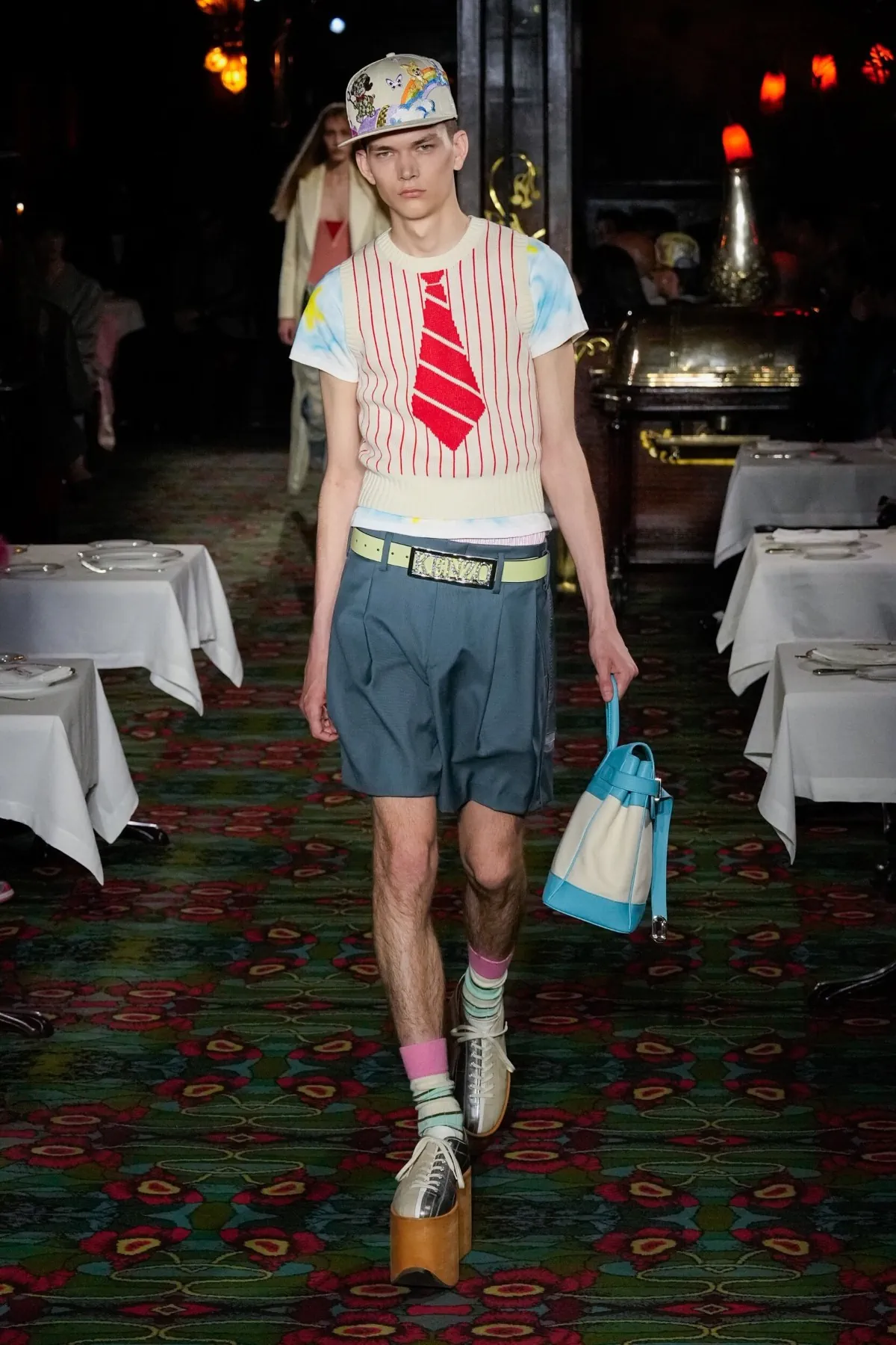 La collection printemps 2026 de KENZO déconcerte chez Maxim's