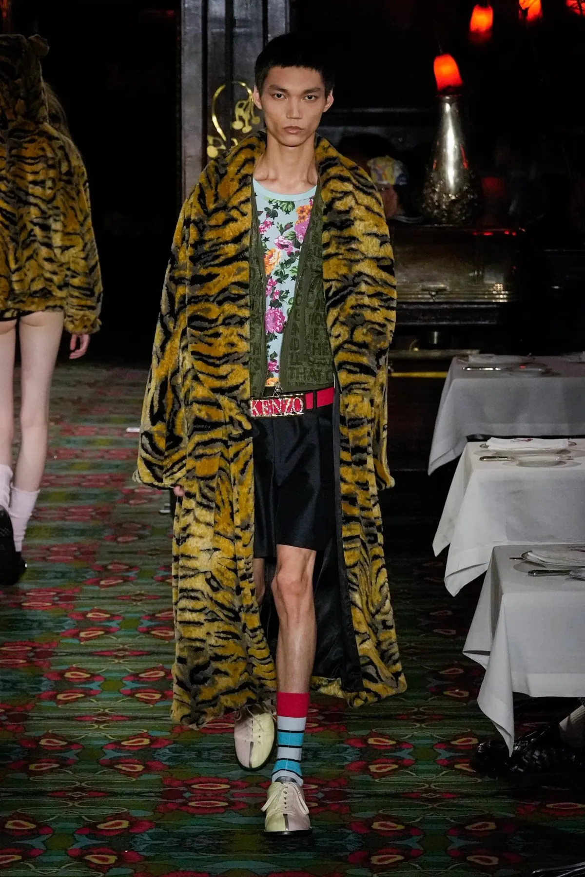 La collection printemps 2026 de KENZO déconcerte chez Maxim's