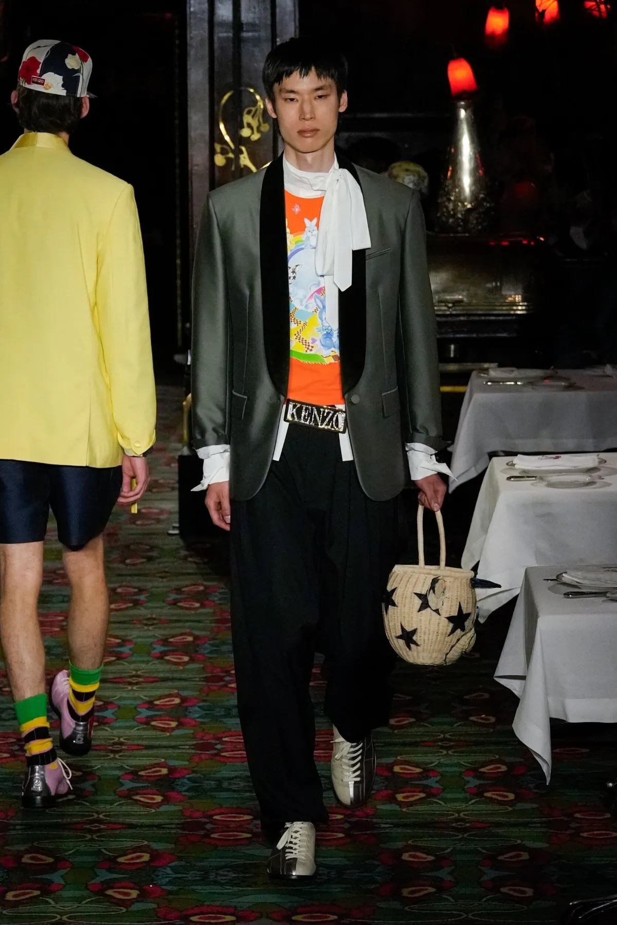 Kenzo Spring Summer 2026 Paris Fashion Week 4 La collection printemps 2026 de KENZO déconcerte chez Maxim's