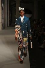 KidSuper Spring Summer 2026 Paris Fashion Week 1 Printemps 2026 : KidSuper transforme la mode masculine en conte fantastique au Louvre