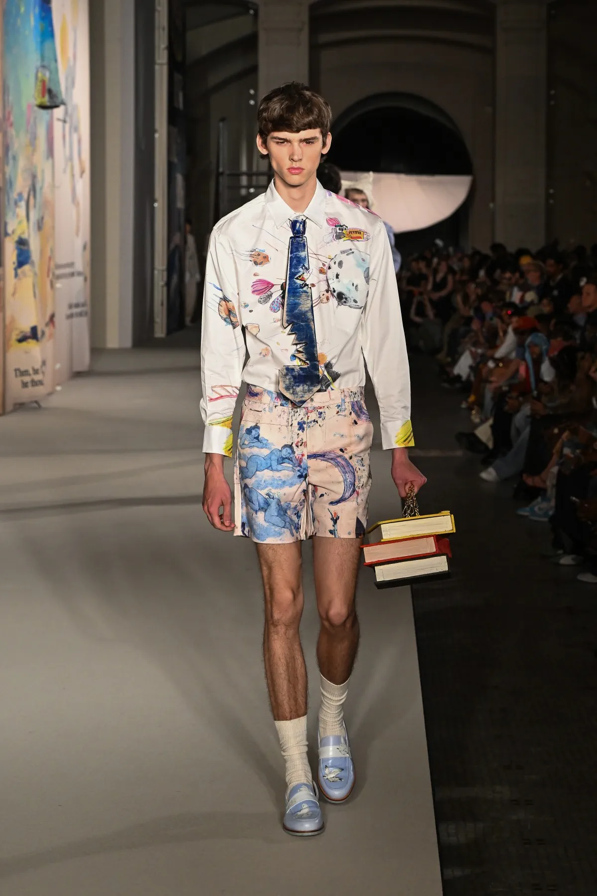 Printemps 2026 : KidSuper transforme la mode masculine en conte fantastique au Louvre