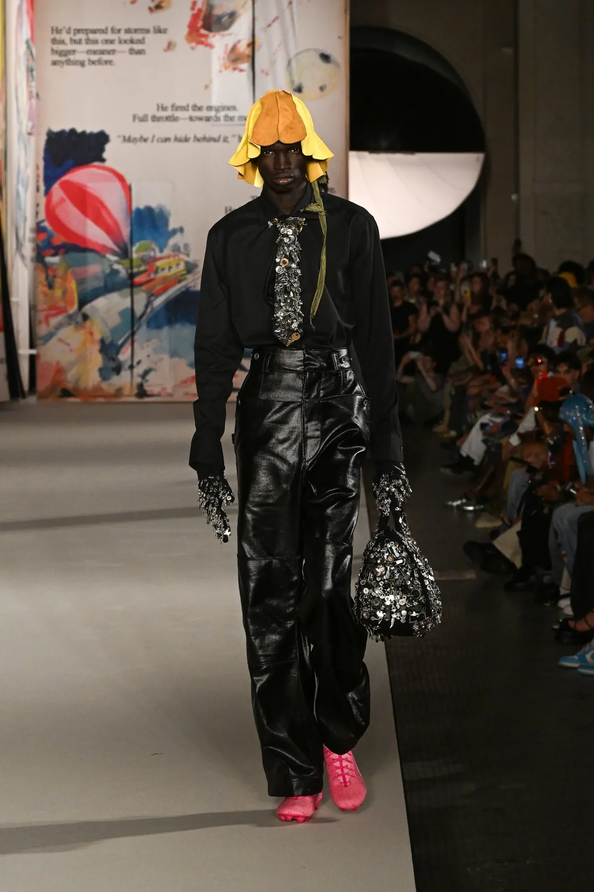 Printemps 2026 : KidSuper transforme la mode masculine en conte fantastique au Louvre