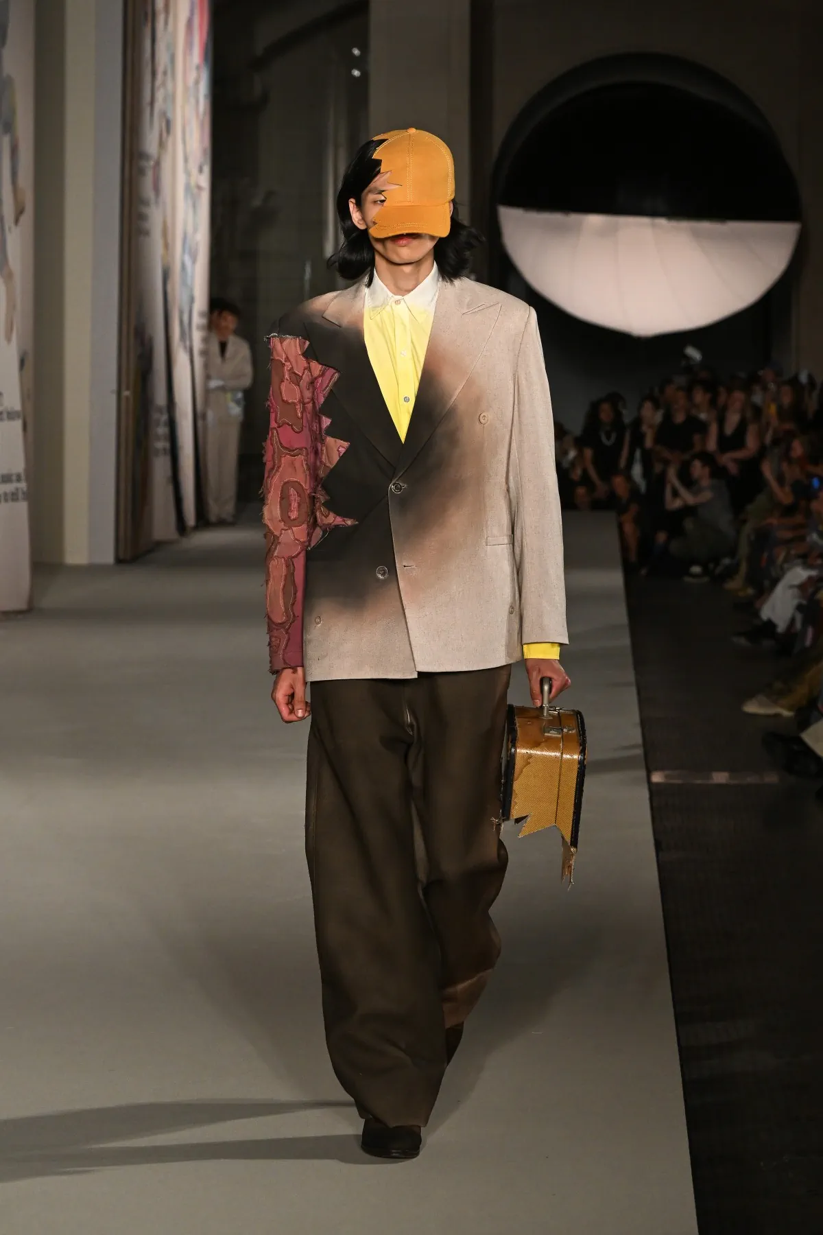 Printemps 2026 : KidSuper transforme la mode masculine en conte fantastique au Louvre