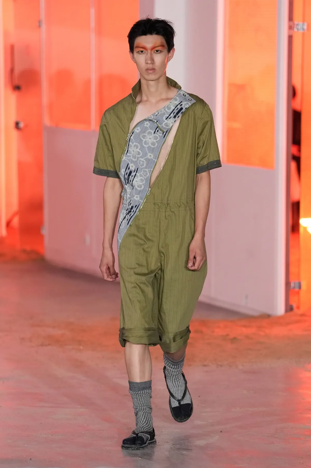 Printemps 2026 : Kiko Kostadinov réinvente le vestiaire masculin insulaire