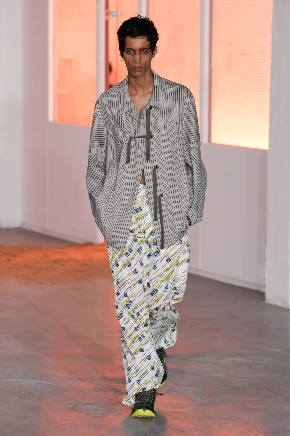 Kiko Kostadinov Spring Summer 2026 Paris Fashion Week 2 Printemps 2026 : Kiko Kostadinov réinvente le vestiaire masculin insulaire
