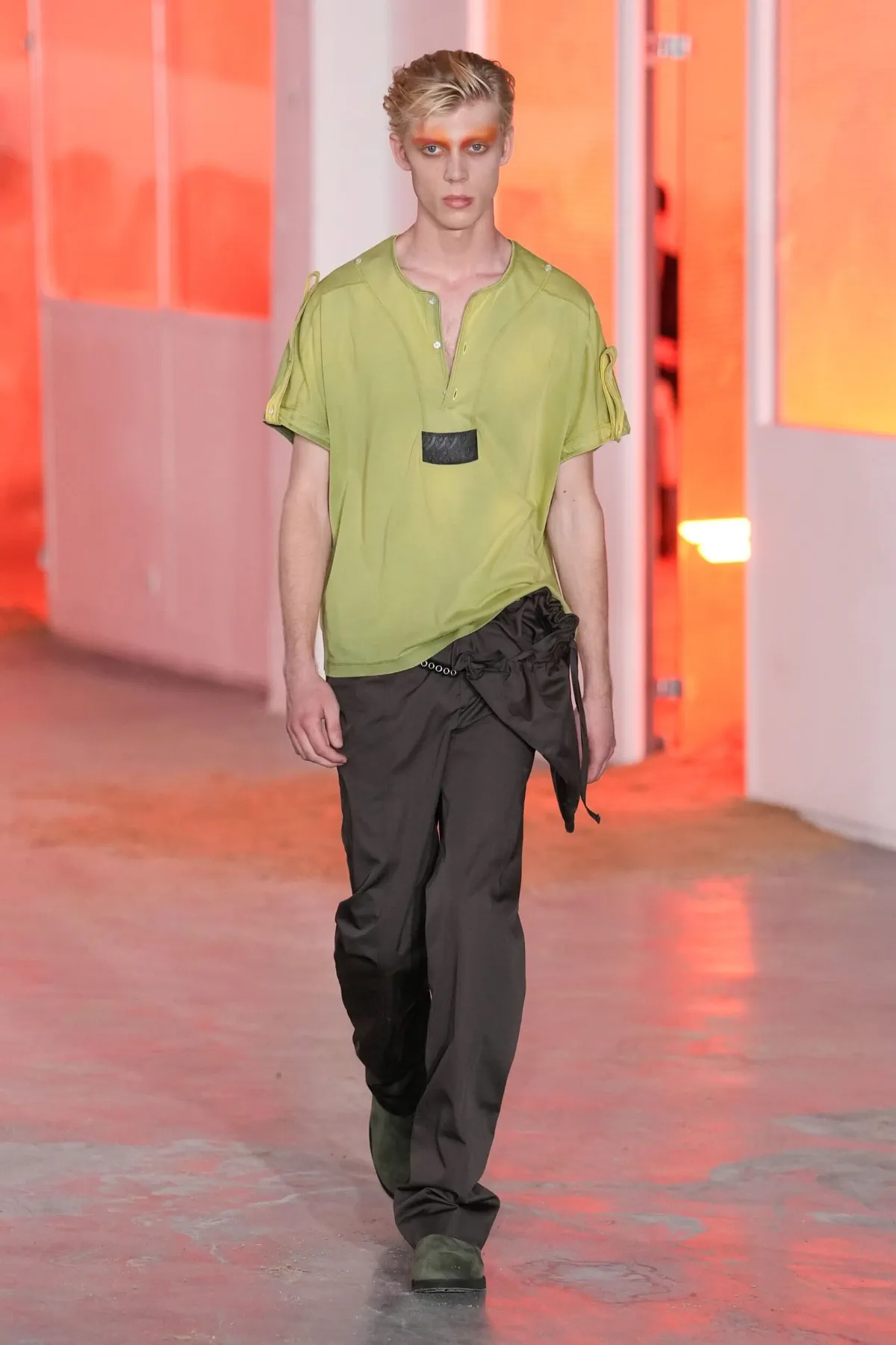 Printemps 2026 : Kiko Kostadinov réinvente le vestiaire masculin insulaire